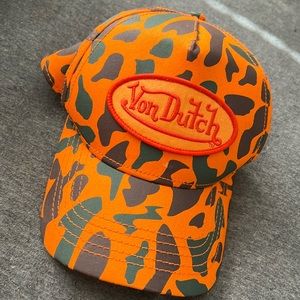 Von Dutch hat